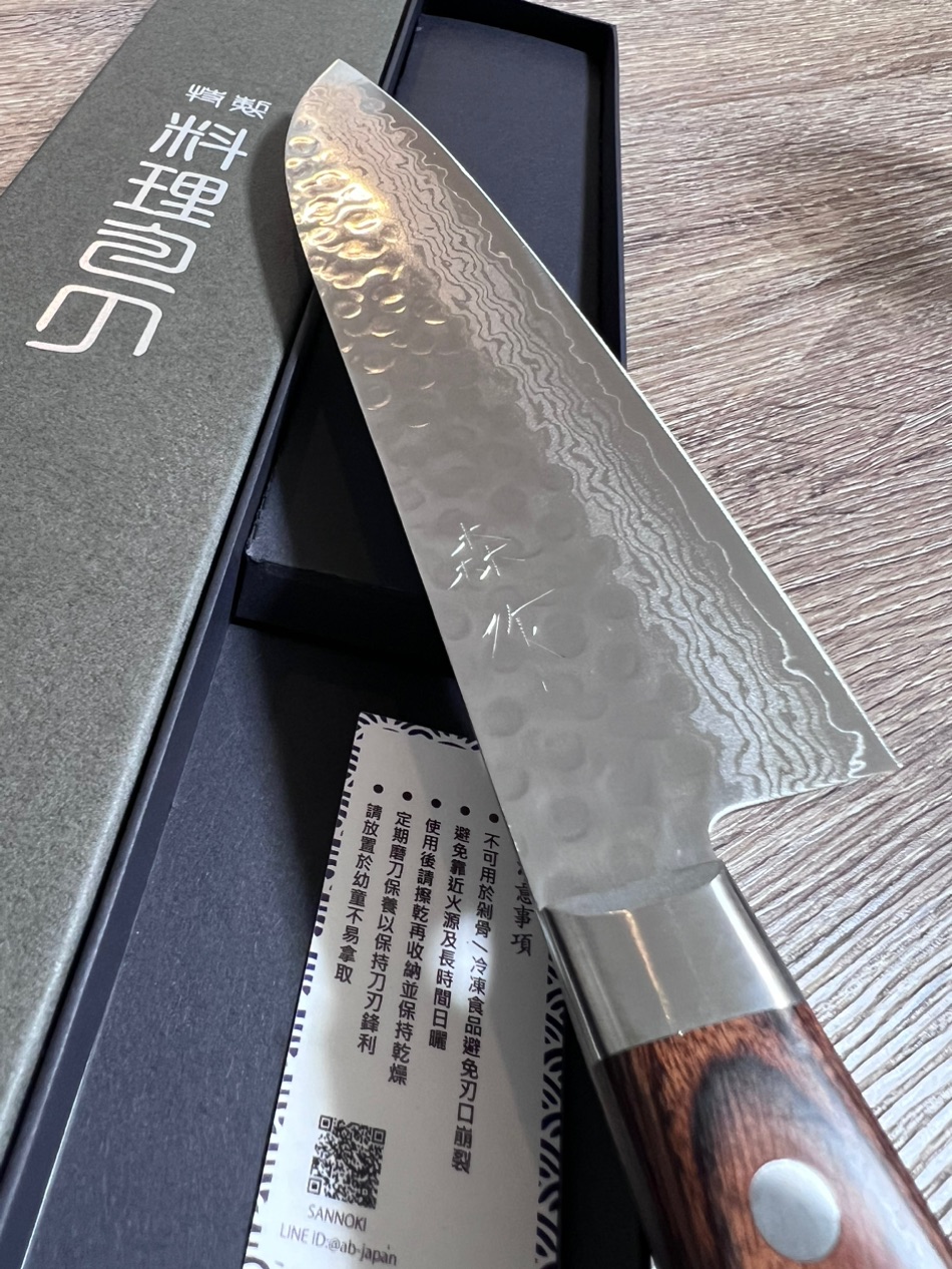 森作廚品SANNOKI】VG10槌目大馬士革三德刀(萬用廚刀) - momo購物網