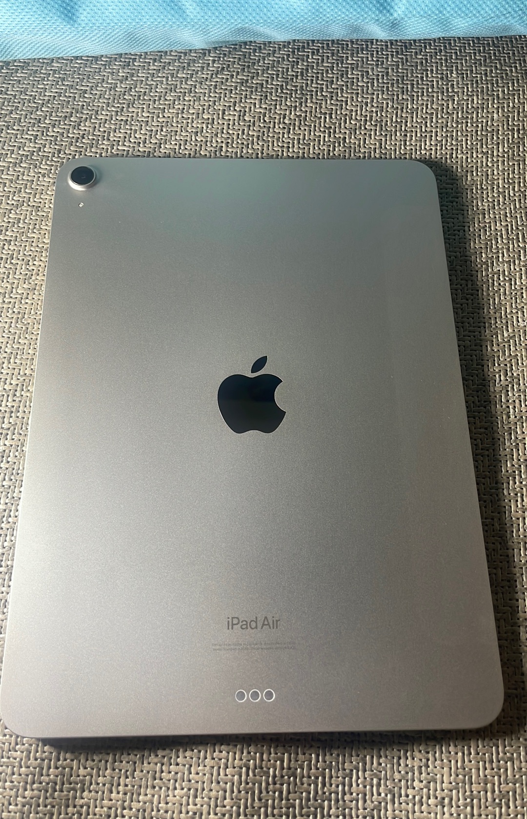 Apple 蘋果】S 級福利品iPad Air 第5 代(10.9吋/WiFi/64GB) - momo購物