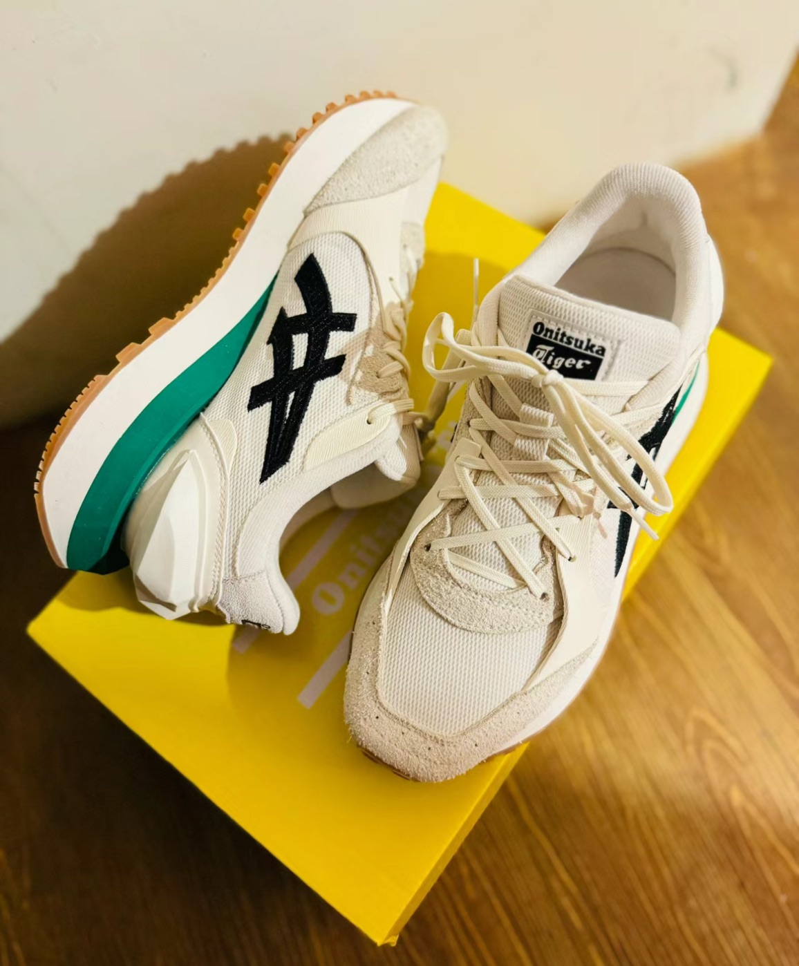 Onitsuka Tiger】Onitsuka Tiger鬼塚虎-米色MOAGE CO休閒鞋(1183B555