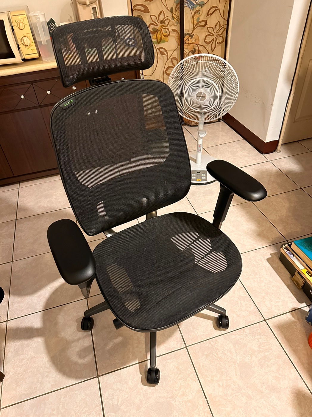 Razer Razer Fujin Pro (完全調節可能なゲーミングチェア) RZ38