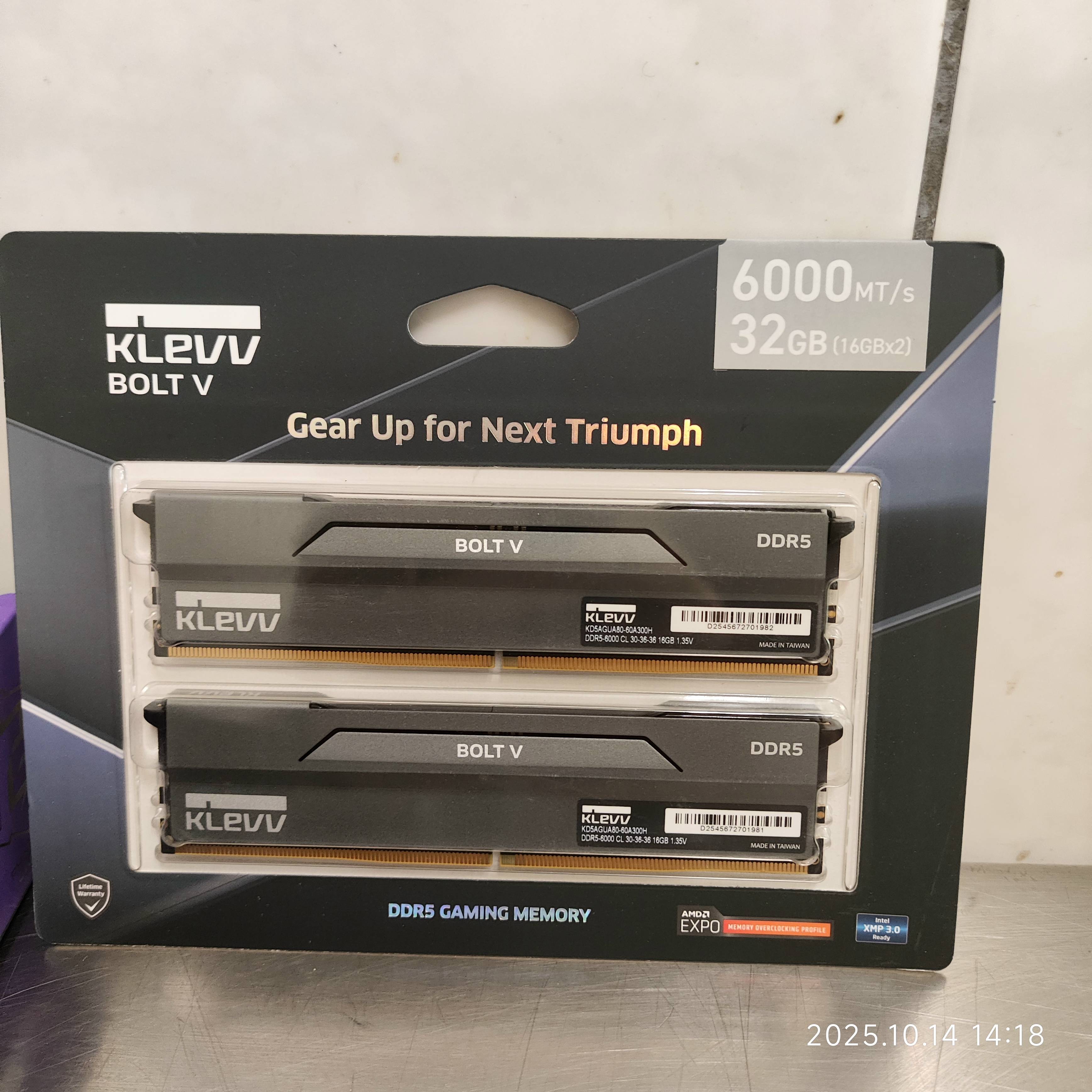 メモリー KLEVV KD5AGUA80-60A300H DDR5-6000 CL30 KLEVV(Essencore) KD5AGUA80-60A300H BOLT V 288pin DDR5-6000 CL30