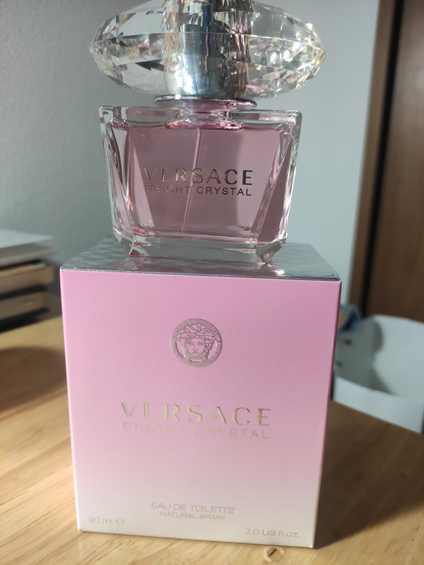 VERSACE 凡賽斯】香戀水晶女性淡香水90ml(專櫃公司貨) - momo購物網